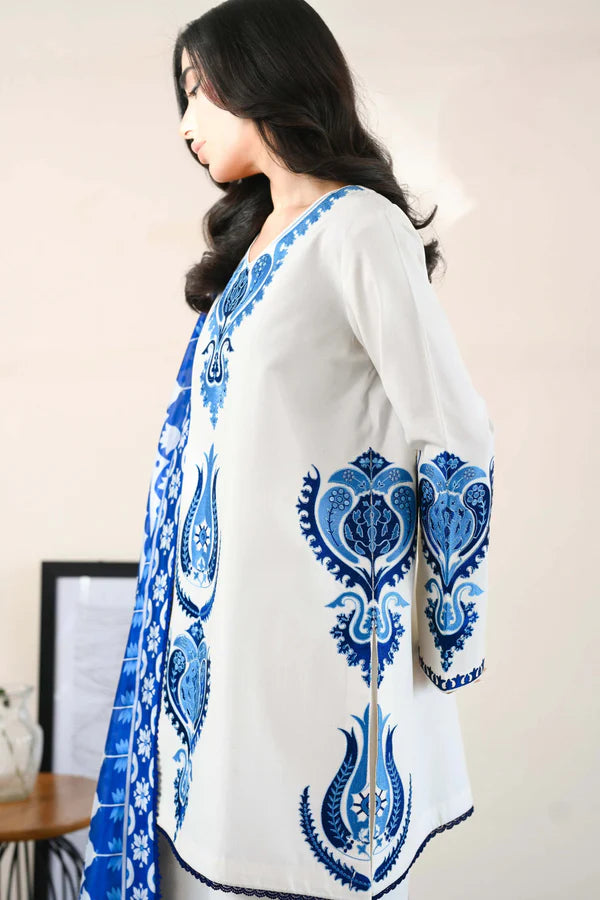 Yumna Embroidered - 3pc